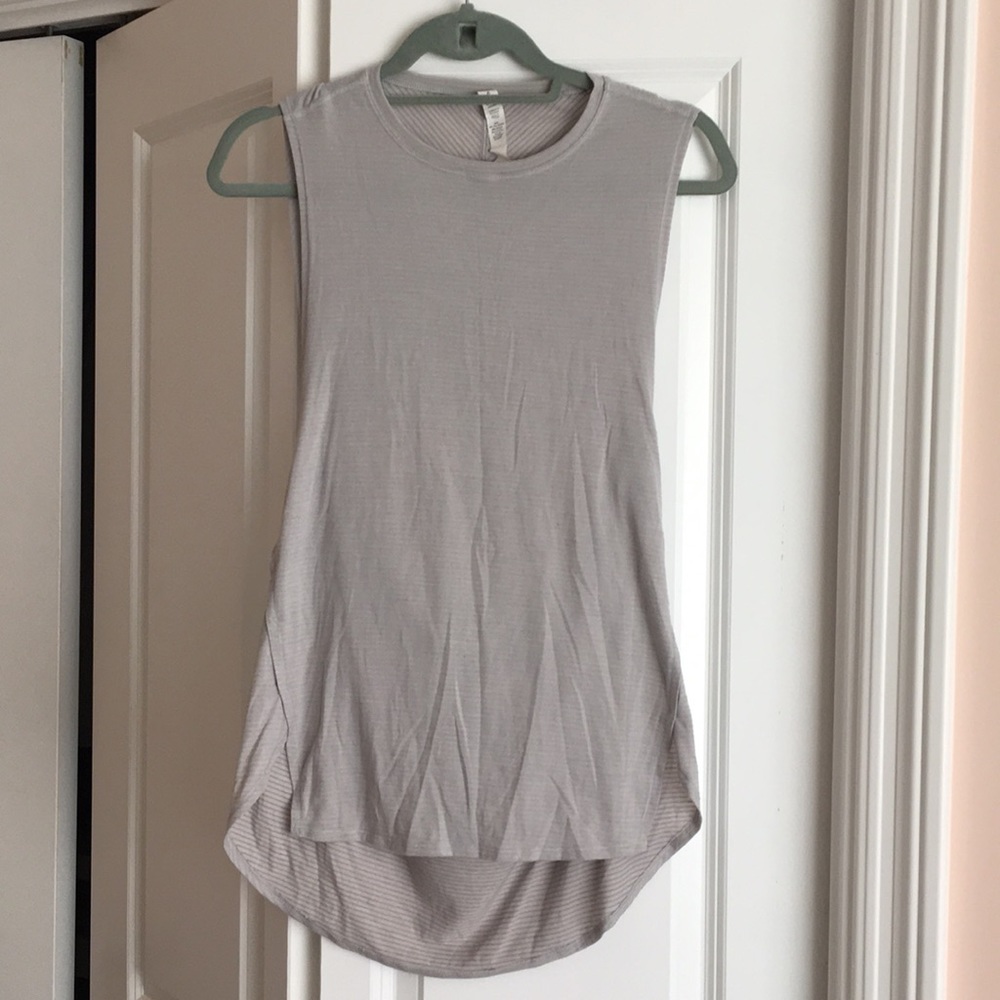 Lululemon gray tank